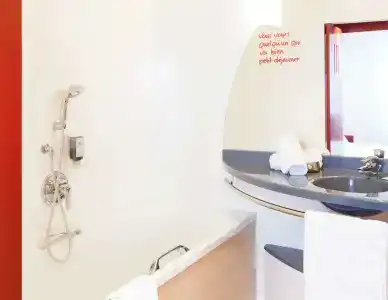 Novotel Suites Clermont Ferrand Polydome - 9