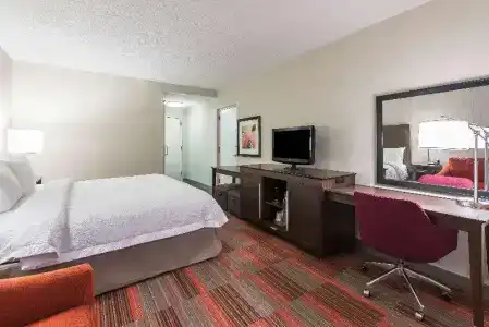 Hampton Inn Charlotte-Uptown - 60