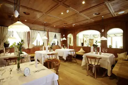 Majestic – Unique Spa Resort - 15