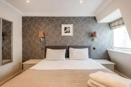 Queensgate Court - 43