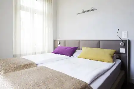 Alexandra - 5