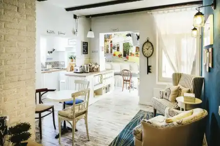 5 Vintage Guest House - 13