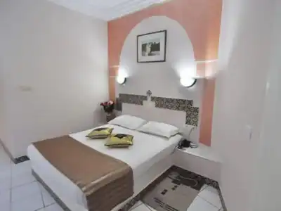 Hôtel Les Palmes d'Or - 53