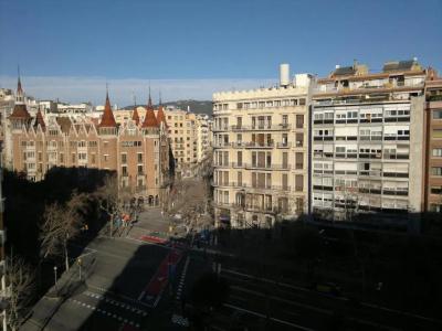 Ally's Guest House Barcelona B&B - 52