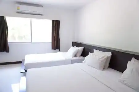 Sri Chumphon - 37