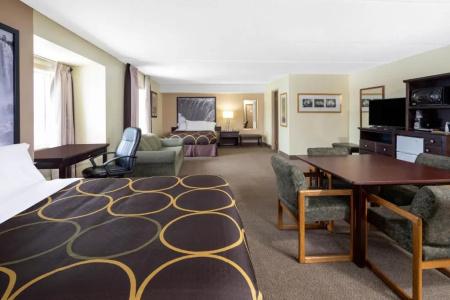 Travelodge by Wyndham Niagara Falls at the Falls - 47