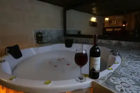 Heritage Cave Inn - 120