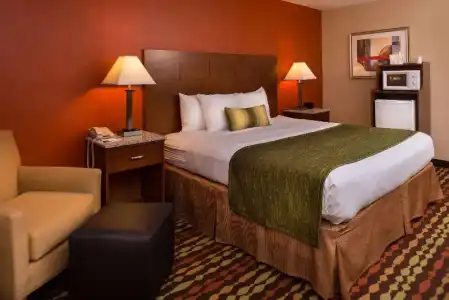 Best Western Ambassador Inn & Suites - 103