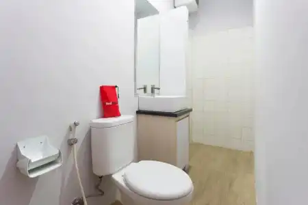 RedDoorz Plus near Cilandak Town Square 2 - 29