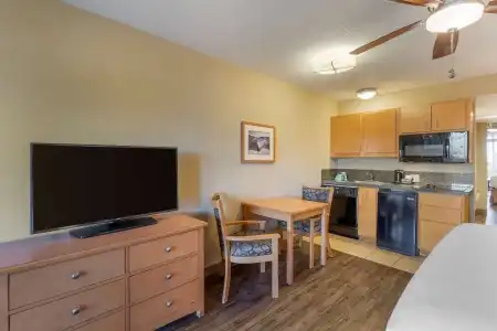Best Western Plus Ocean View Resort - 39