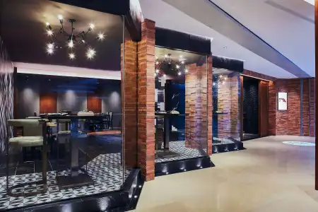 Park Plaza - 10