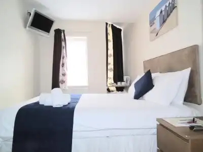 The Kelvin Guest House - 15