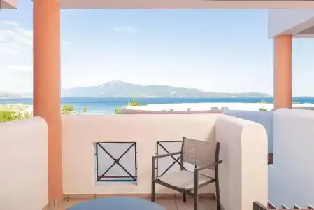 Nisea Samos - 27