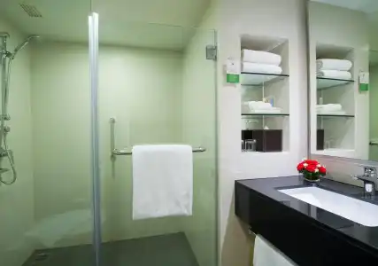 Holiday Inn Bangkok Silom by IHG - 14