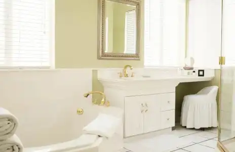 1801 First Luxury Inn - 27