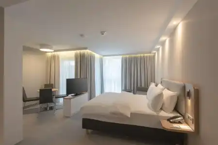 Holiday Inn Express and Suites Potsdam by IHG - 5