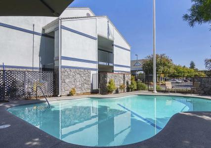 Hampton Inn Fresno Airport - 19