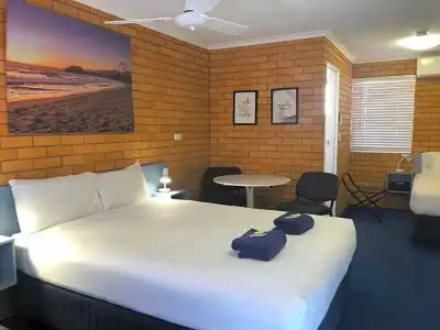 Bosuns Inn Motel - 24