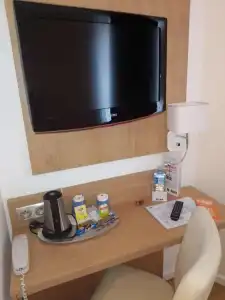 Kyriad Quimper Sud - 77