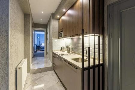 Seraglio & Suites - 131