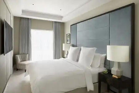 Four Seasons London at Tower Bridge - 7