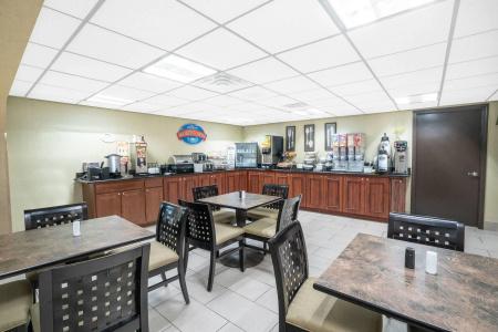 Baymont by Wyndham Knoxville I-75 - 18