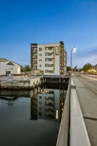 Quest Port Adelaide - 2