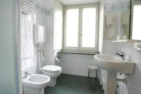 Le Petit - 8