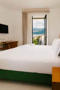 Unconventional Sorrento - 35