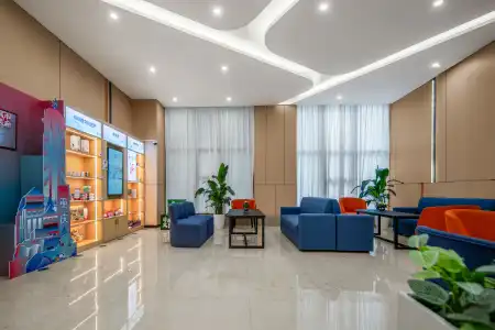Holiday Inn Express Chongqing Guanyinqiao by IHG - 1