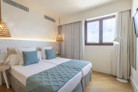 Leonardo Royal Ibiza Santa Eulalia - 25