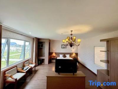Ha Long Harbour - 44