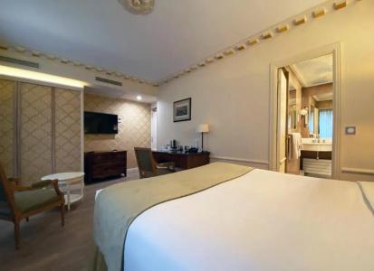 Hôtel Gavarni - 73