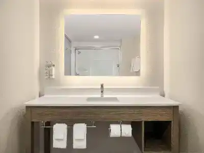 Holiday Inn Express Fayetteville – Fort Bragg by IHG - 54