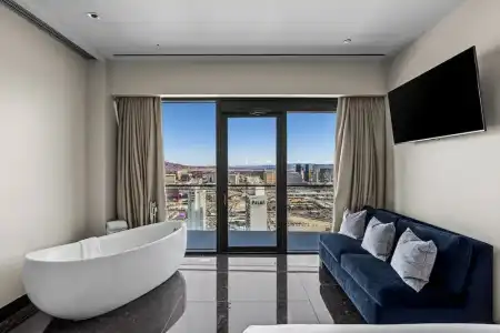 Beautiful Palms Place Suite - 342