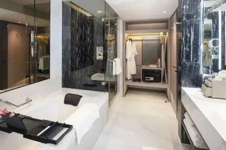 Pathumwan Princess - 106