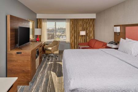 Hampton Inn Anchorage - 4