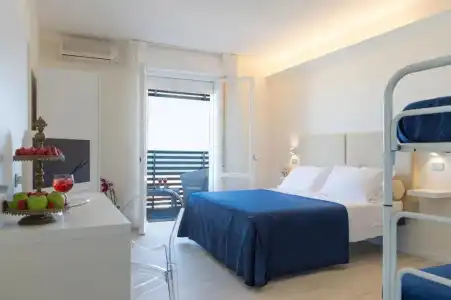 Kiss Beachfront & Restaurant - 90