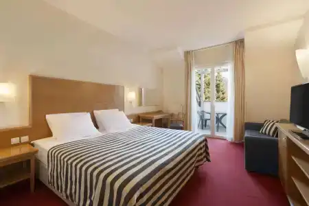 Ramada & Suites by Wyndham Kranjska Gora - 2