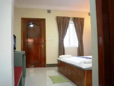 Neakru Guesthouse and Restaurant - 3