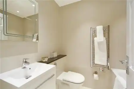 Queensgate Court - 7