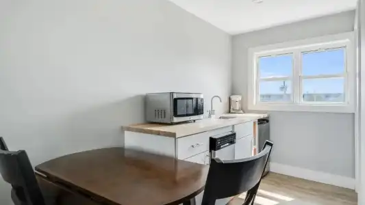 A Wave Inn - 35