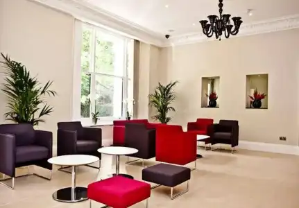 Hyde Park Boutique - 8