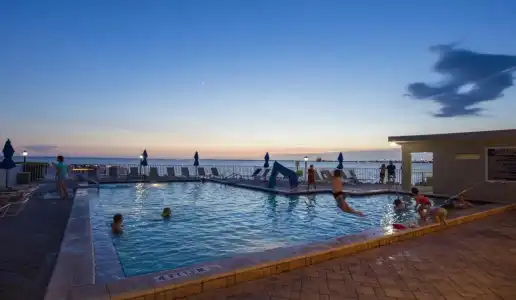 Sailport Waterfront Suites - 8
