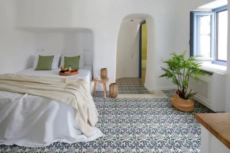 Luna Santorini Suites - 37