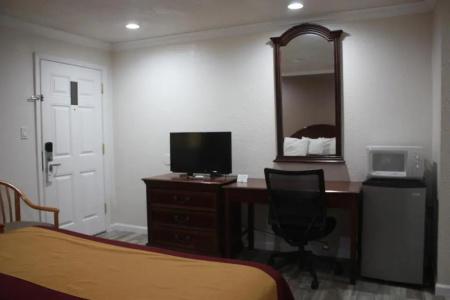 Value Inn & Suites - 18