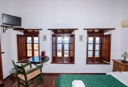 Goulas Traditional Guesthouse - 3