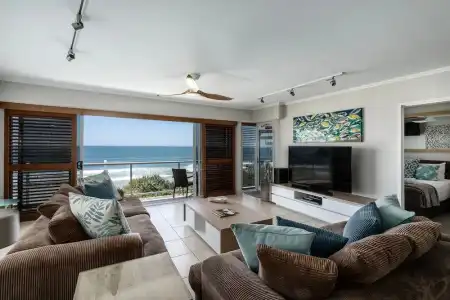 Rolling Surf Resort - 228