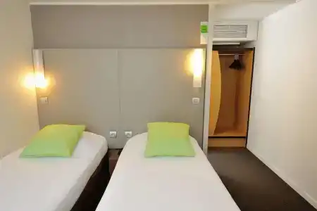 Campanile NATURE - Marseille Saint-Antoine - 38