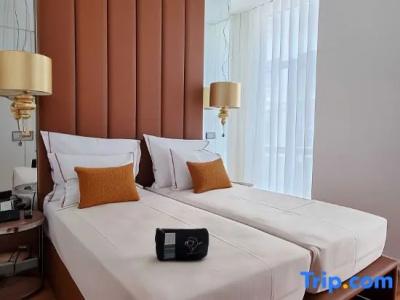 The 7, Suites, Studios & Apartments - 36